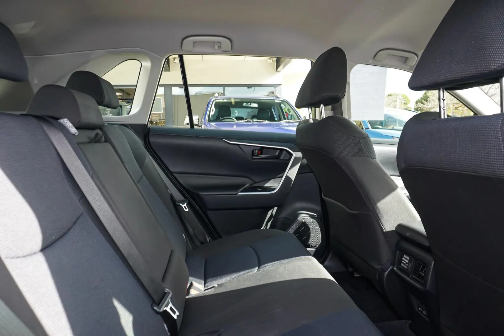 2025 Toyota RAV4 Gallery Image 8