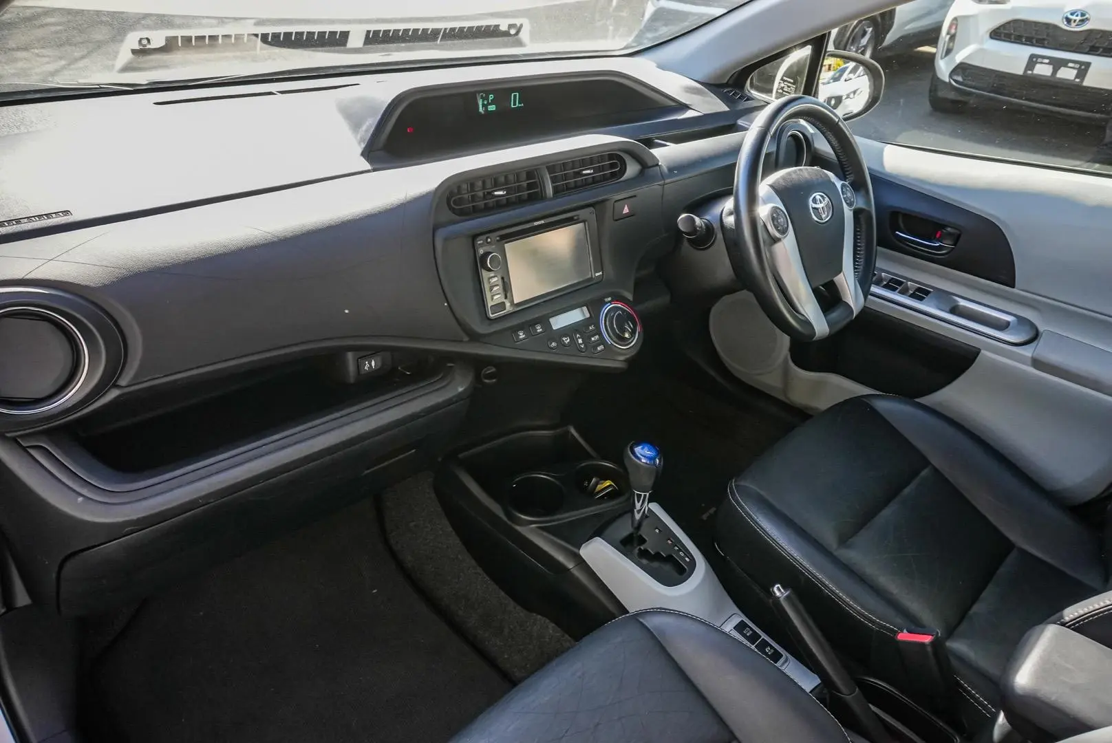 2012 Toyota Prius C Gallery Image 9