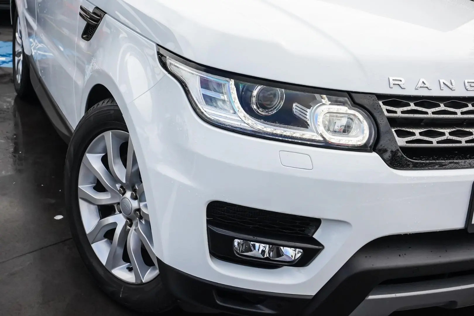 2017 Land Rover Range Rover Sport Gallery Image 12
