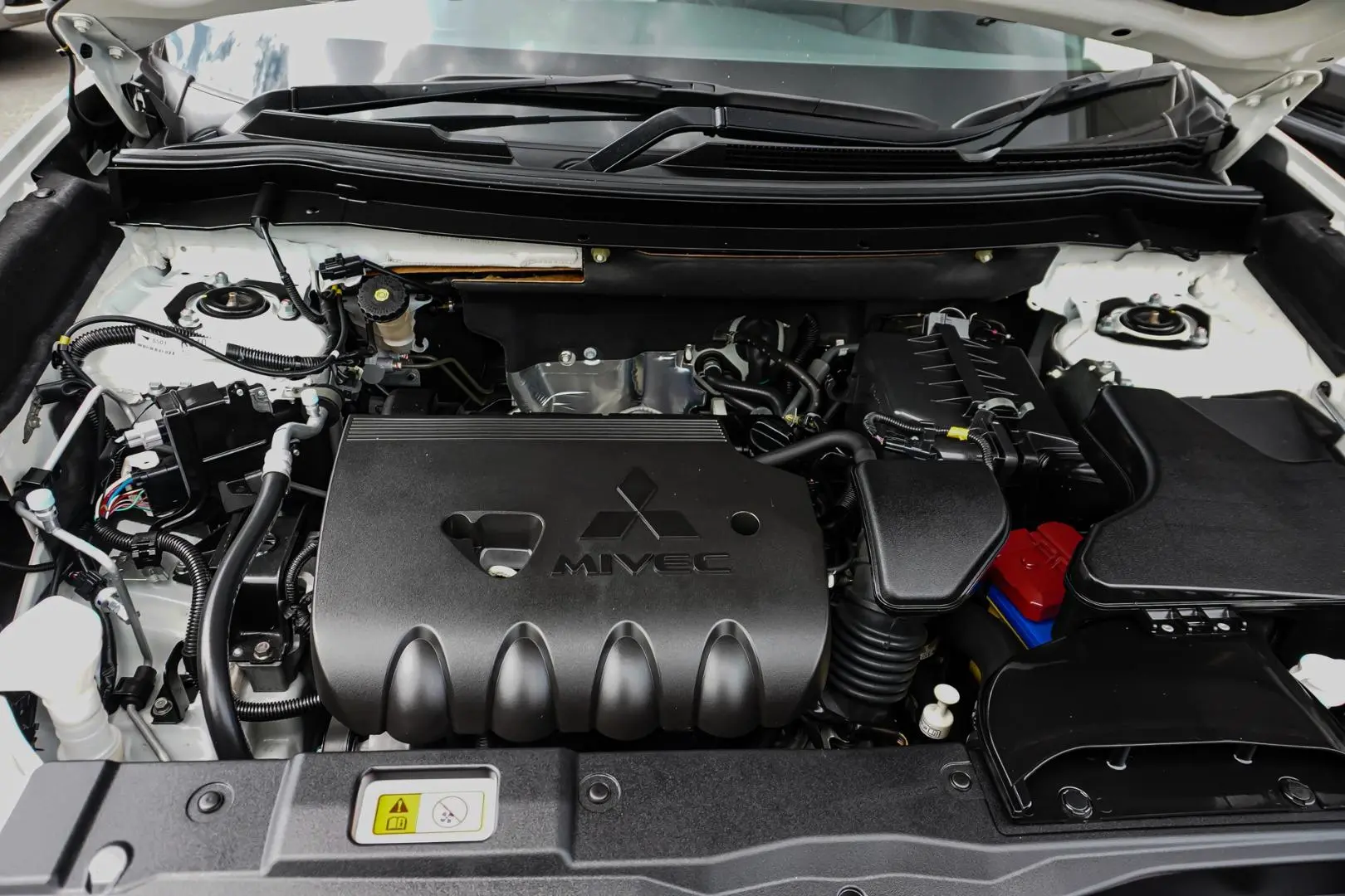 2018 Mitsubishi Outlander Gallery Image 25