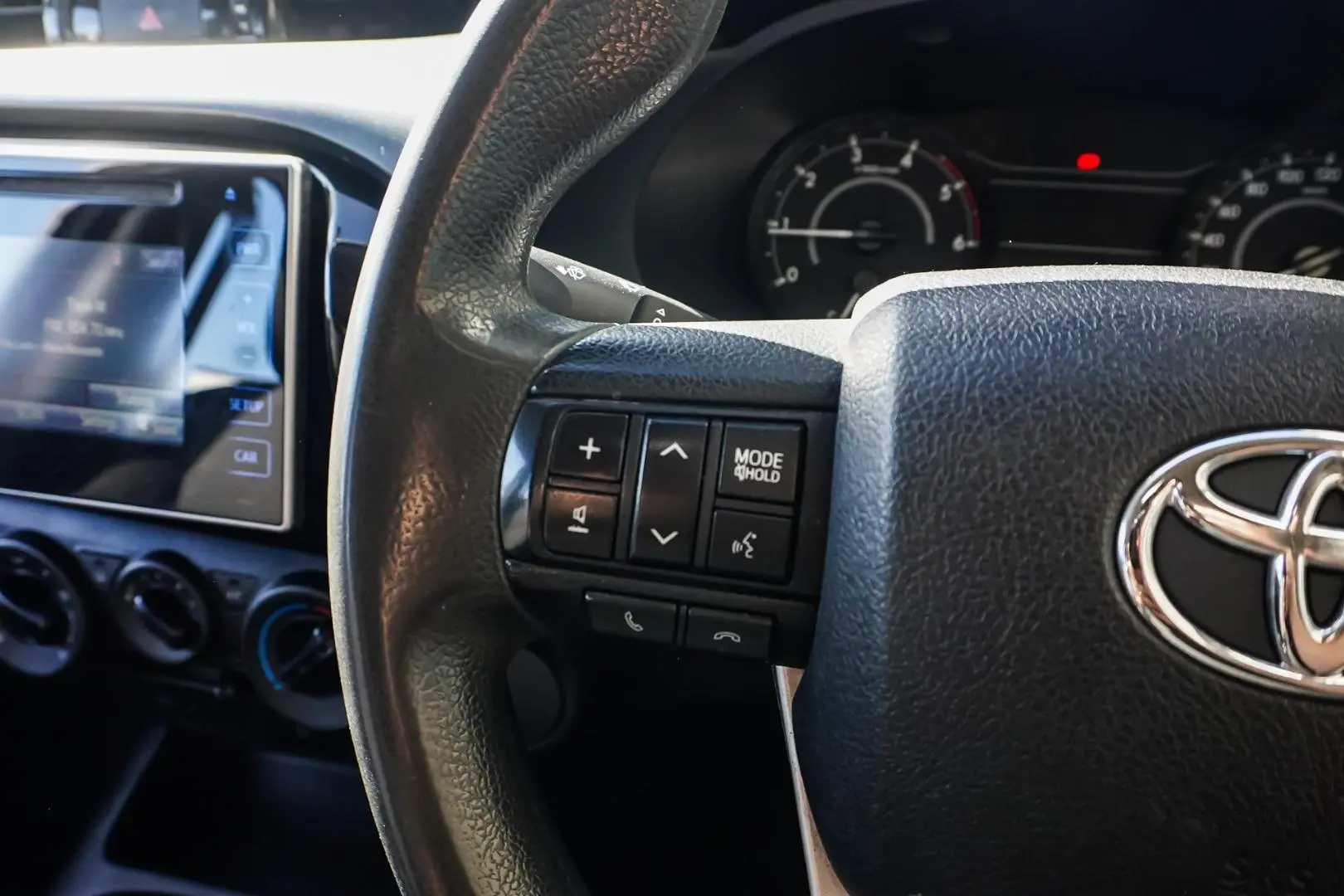 2018 Toyota Hilux Gallery Image 19
