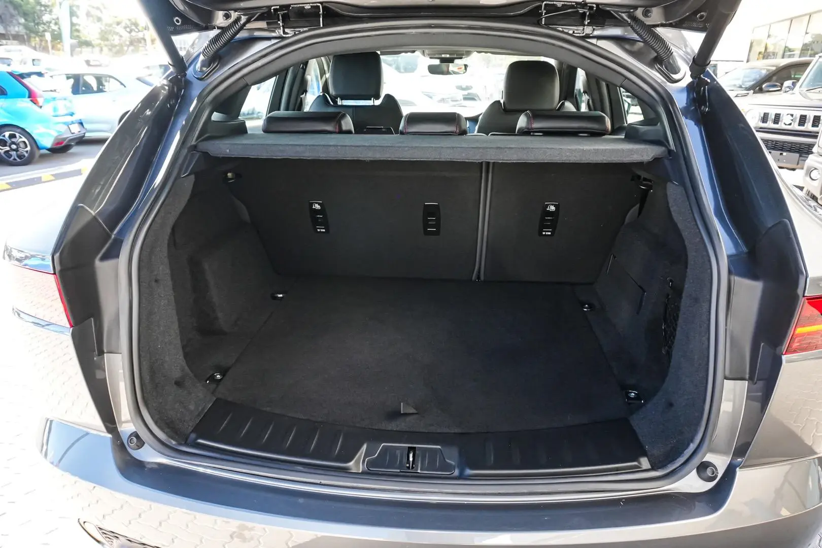 2020 Jaguar E-PACE Gallery Image 11