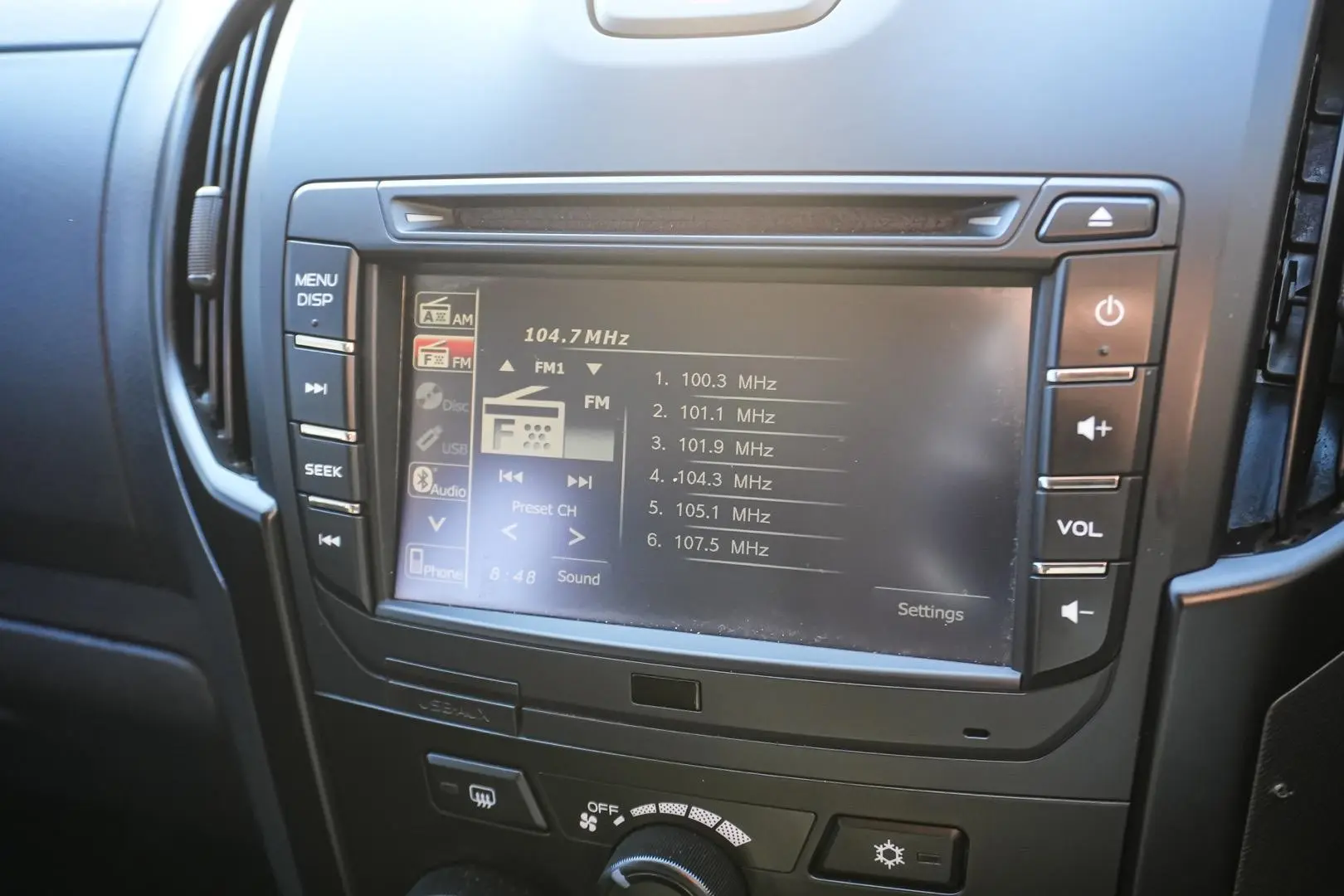 2018 Isuzu D-MAX Gallery Image 24