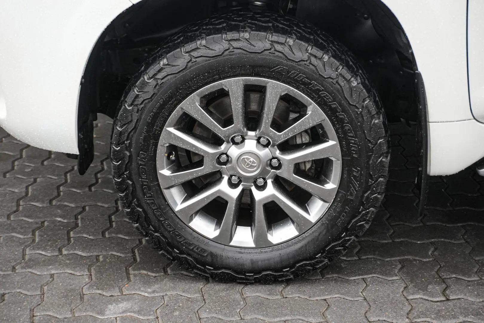 2019 Toyota Landcruiser Prado Gallery Image 10