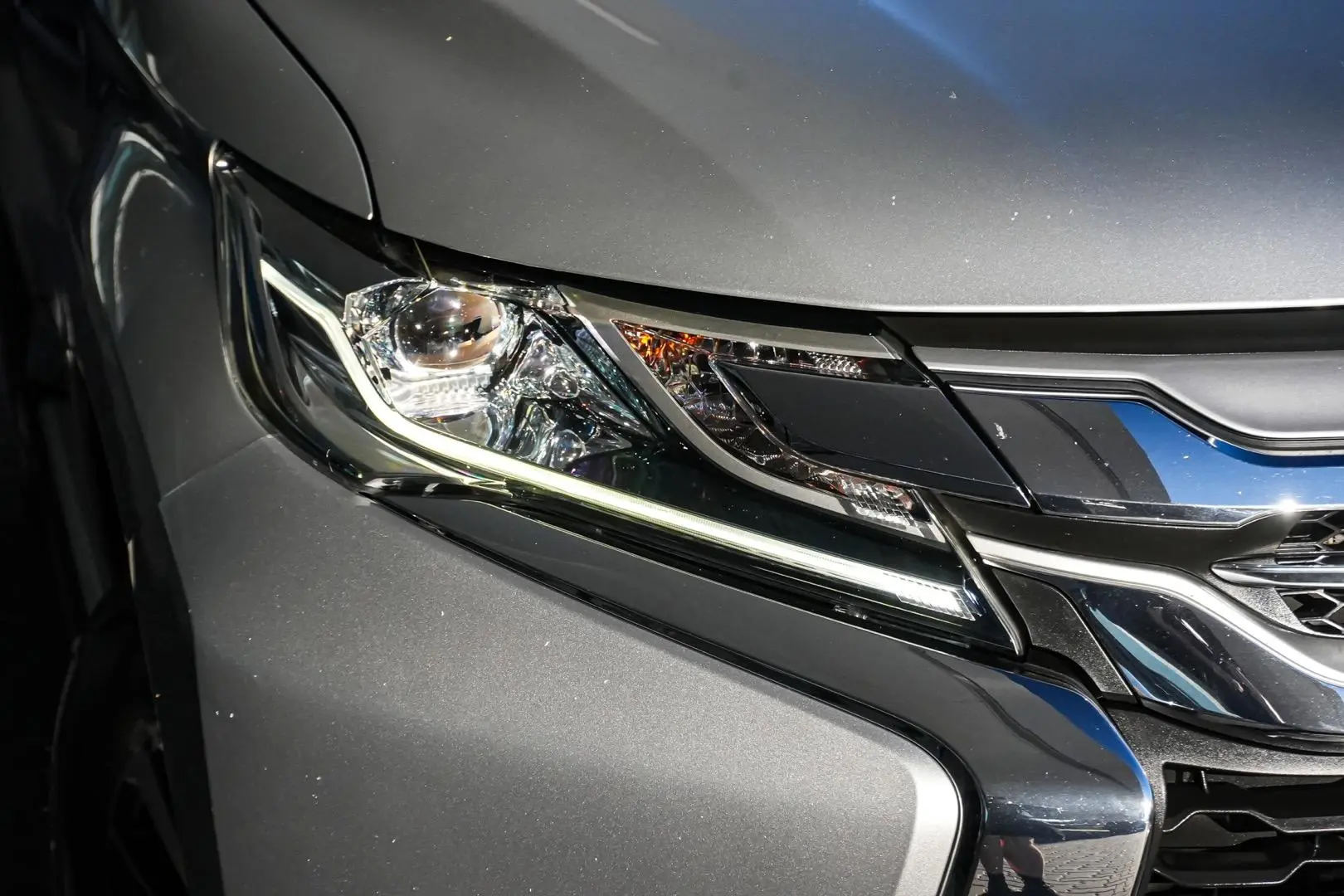 2018 Mitsubishi Pajero Sport Gallery Image 12