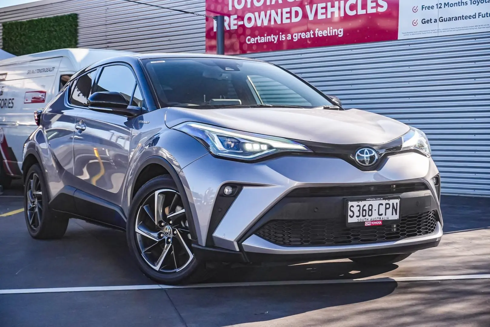 2022 Toyota C-HR Gallery Image 2