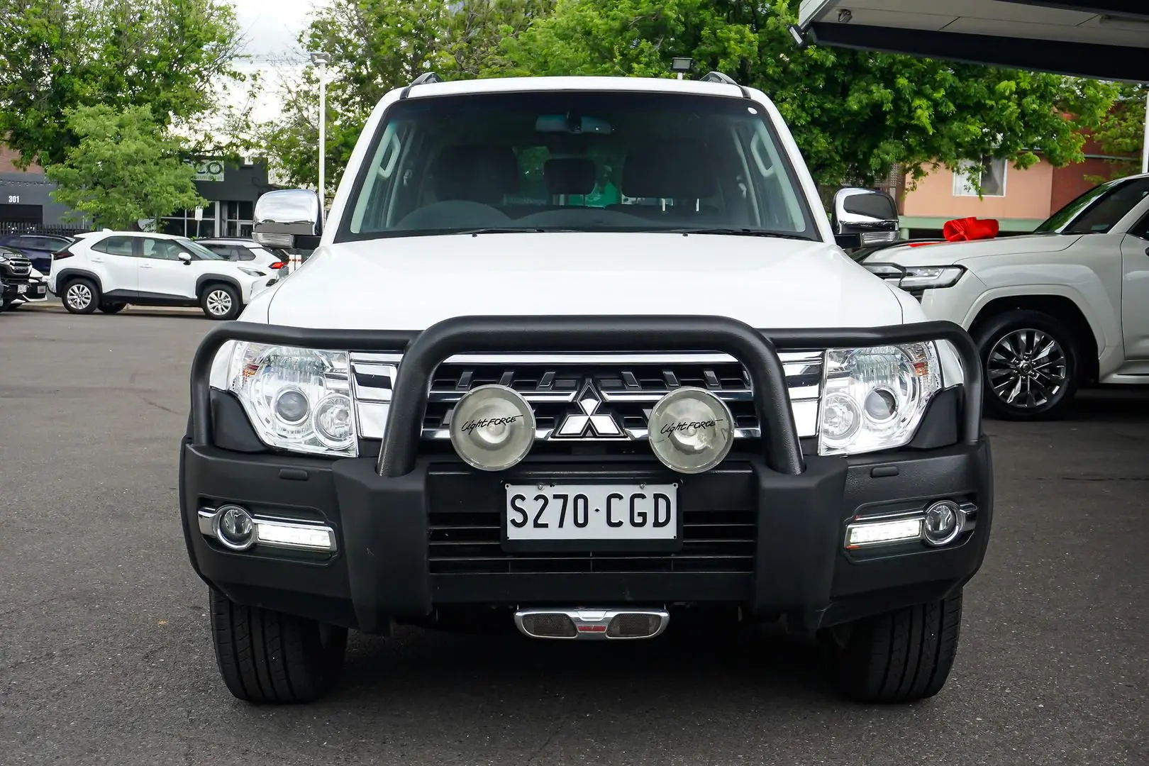 2015 Mitsubishi Pajero Gallery Image 5