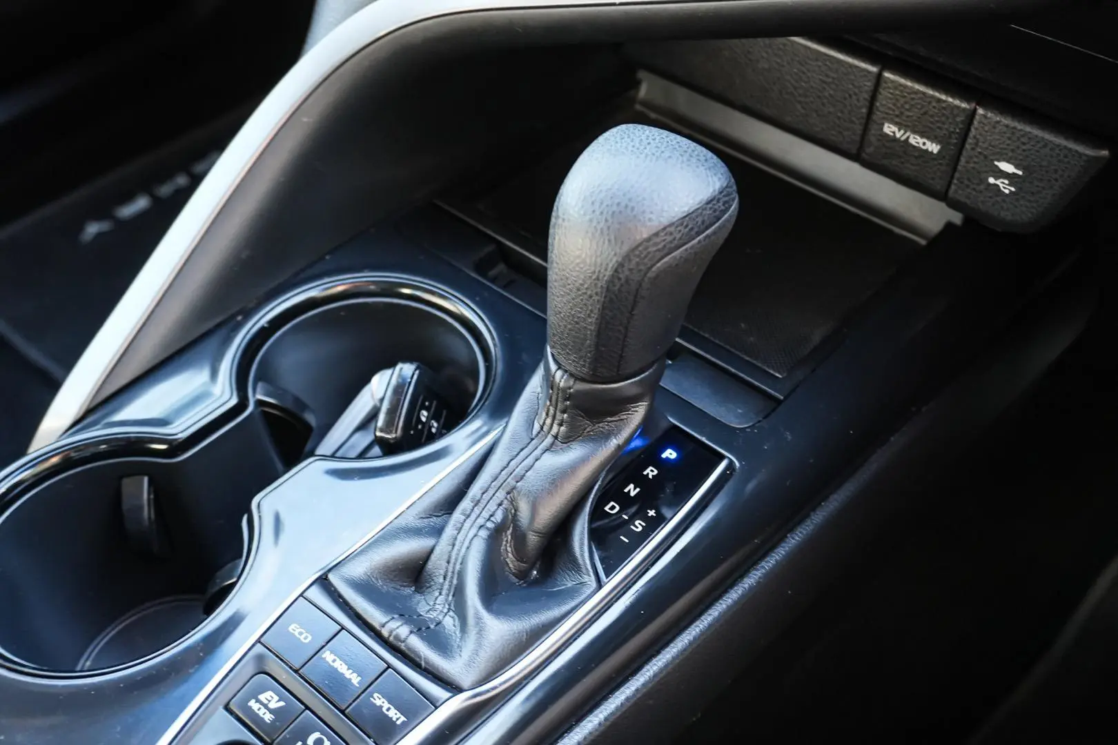 2020 Toyota Camry Gallery Image 18