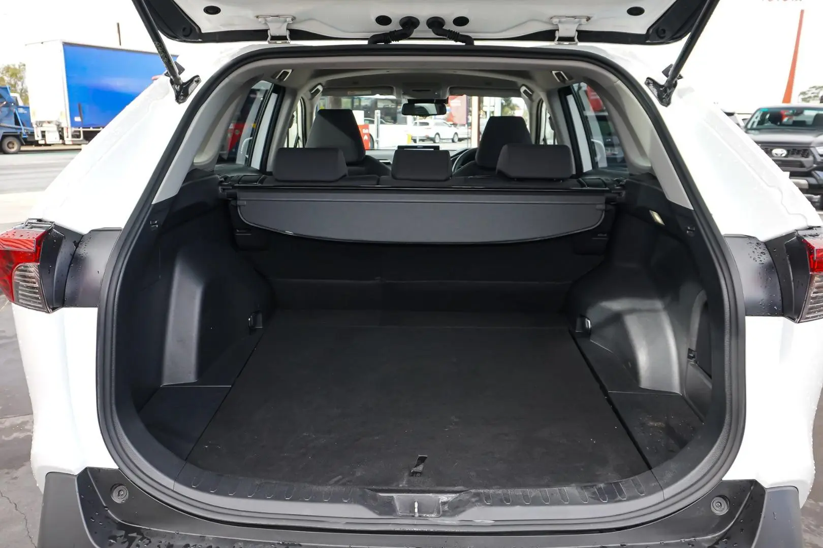 2025 Toyota RAV4 Gallery Image 10