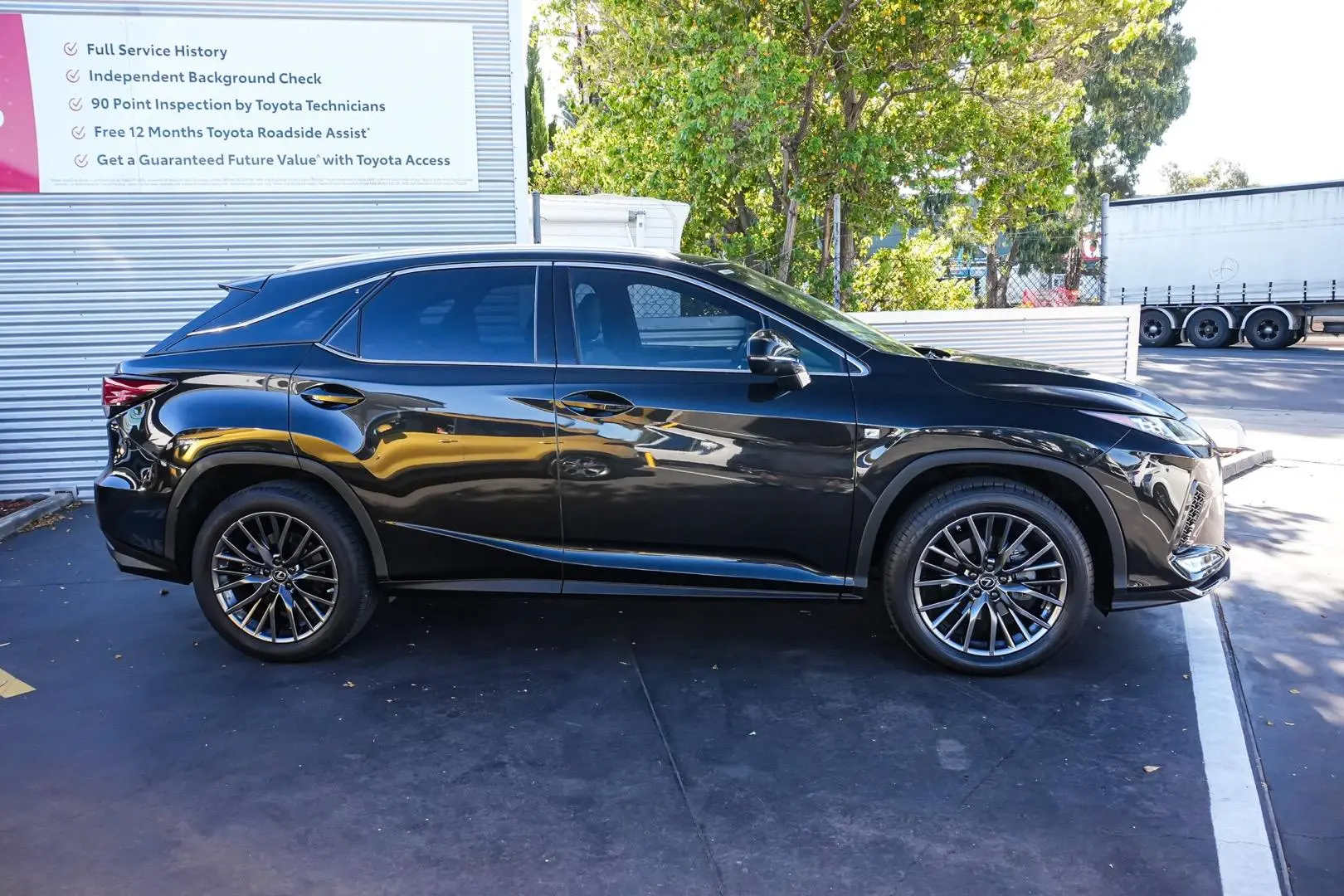 2021 Lexus RX Gallery Image 4