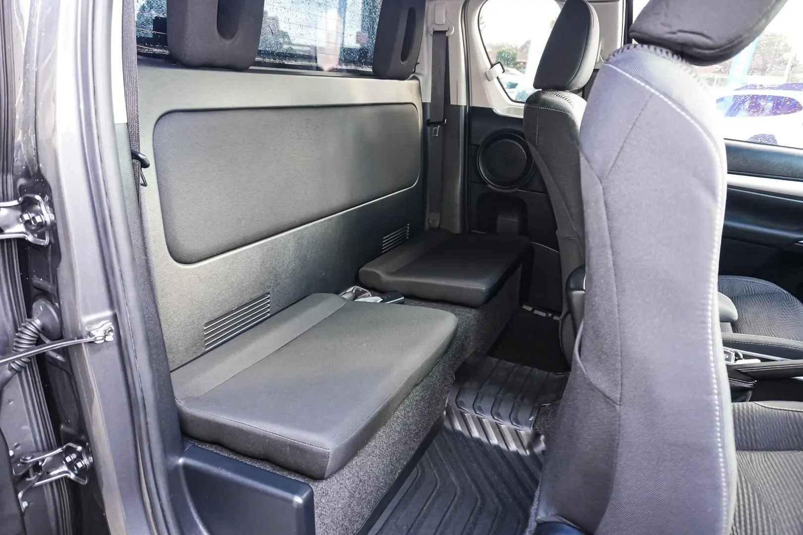 2018 Toyota Hilux Gallery Image 7
