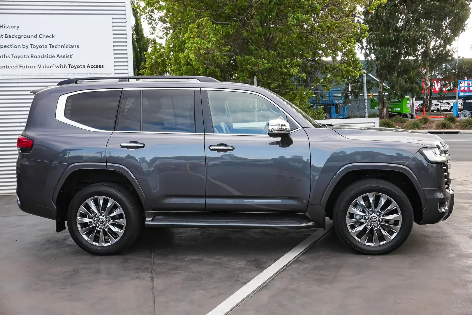 2024 Toyota Landcruiser Gallery Image 5