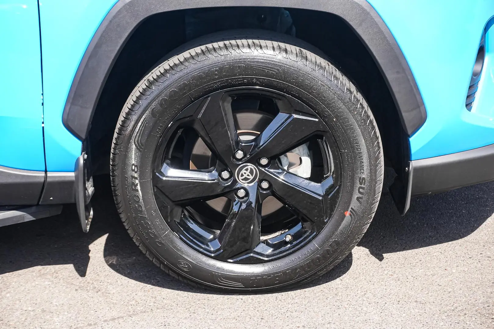 2020 Toyota RAV4 Gallery Image 11