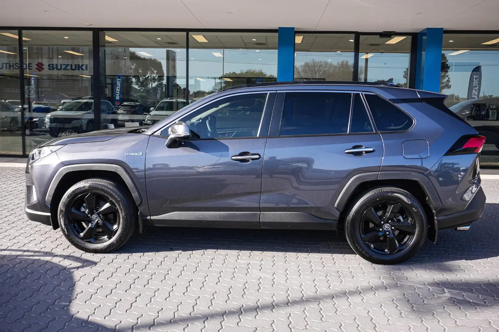 2021 Toyota RAV4 Gallery Image 4