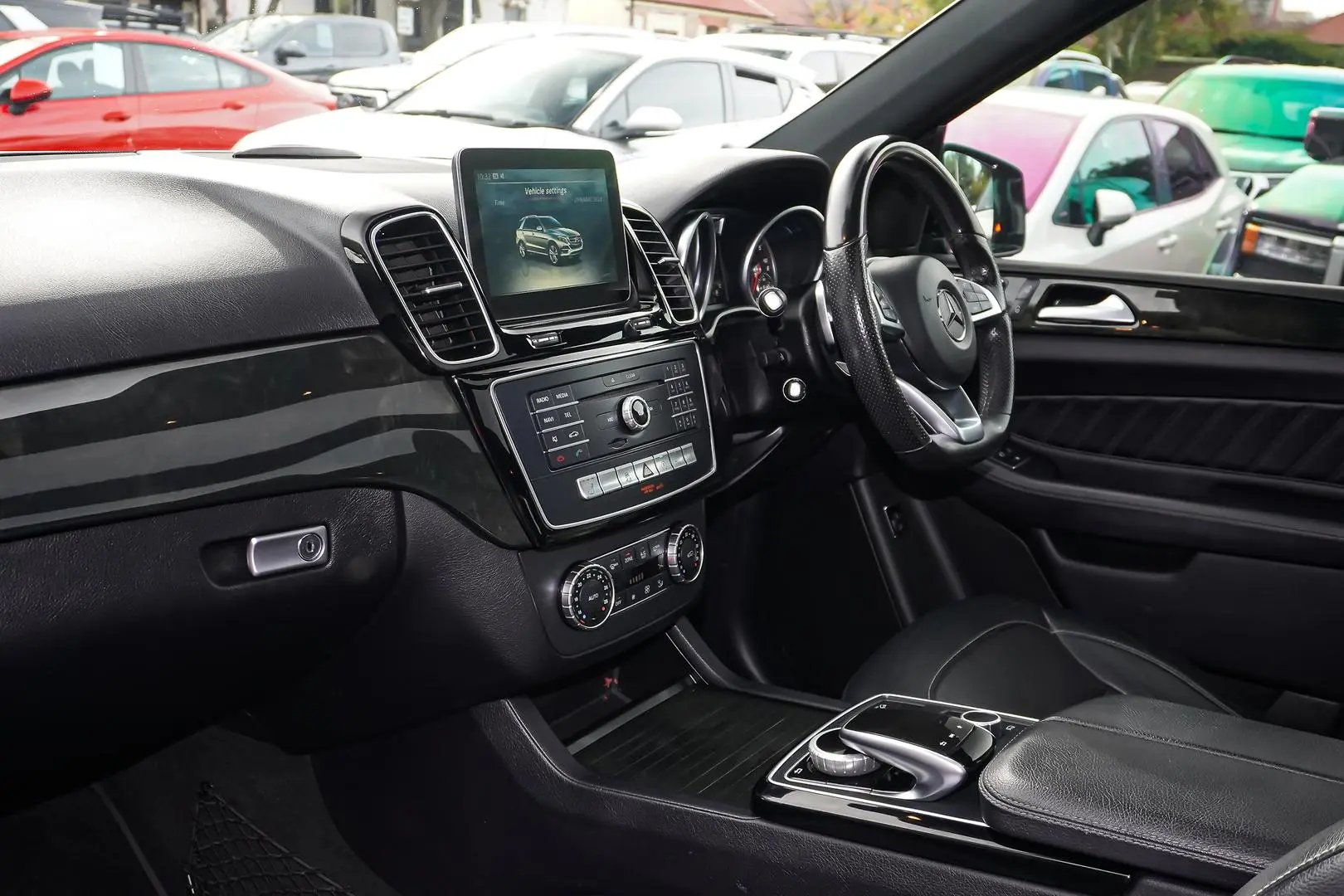 2017 Mercedes-Benz GLE-Class Gallery Image 10