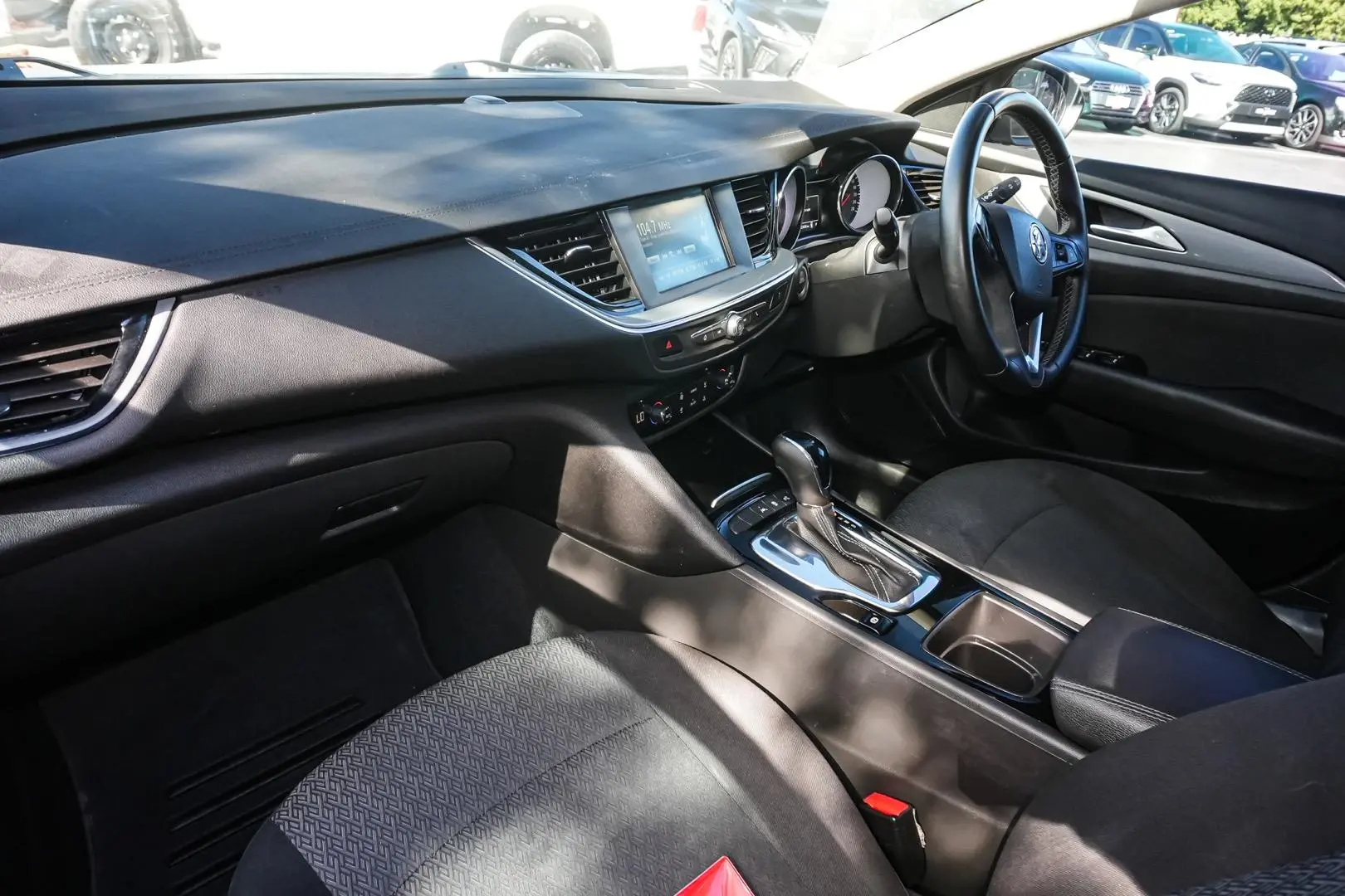 2018 Holden Commodore Gallery Image 11