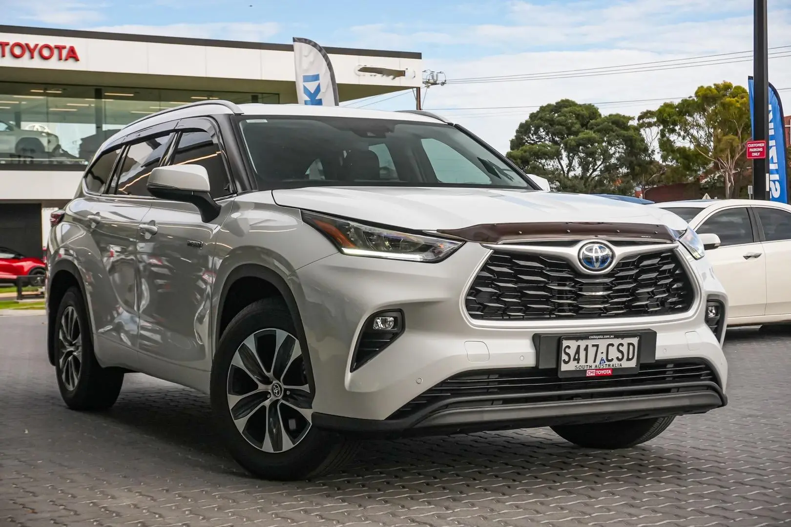 2022 Toyota Kluger Gallery Image 2