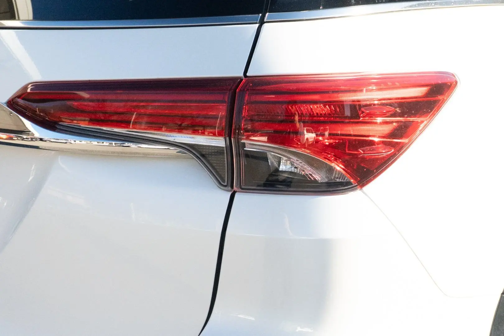2019 Toyota Fortuner Gallery Image 14