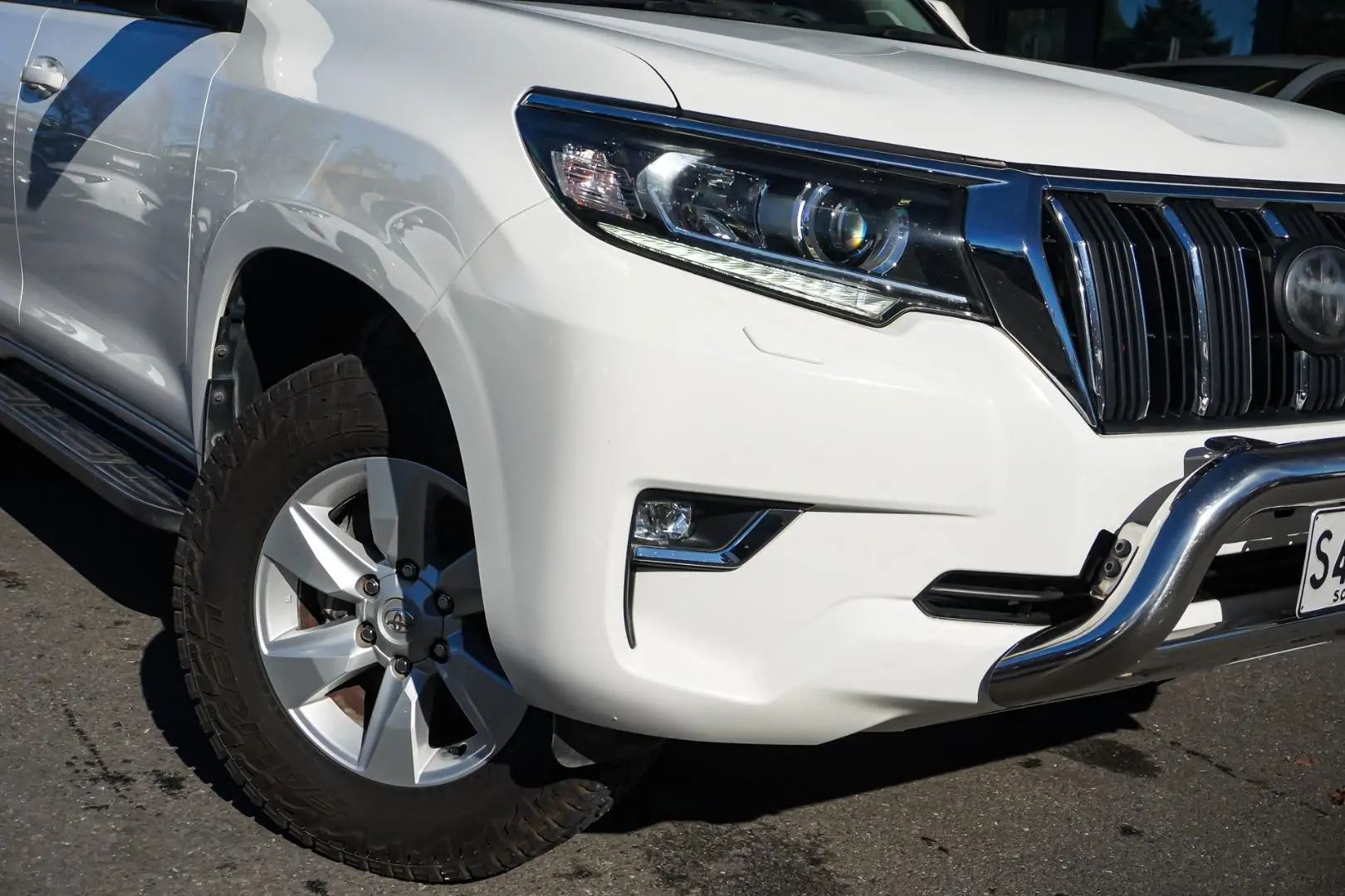 2017 Toyota Landcruiser Prado Gallery Image 11