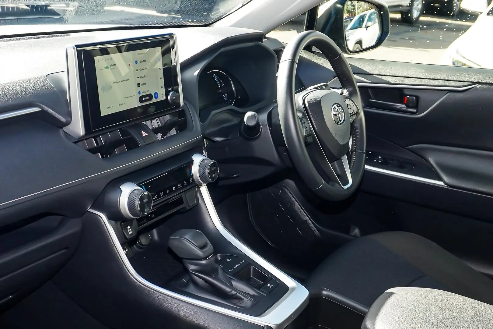 2025 Toyota RAV4 Gallery Image 10