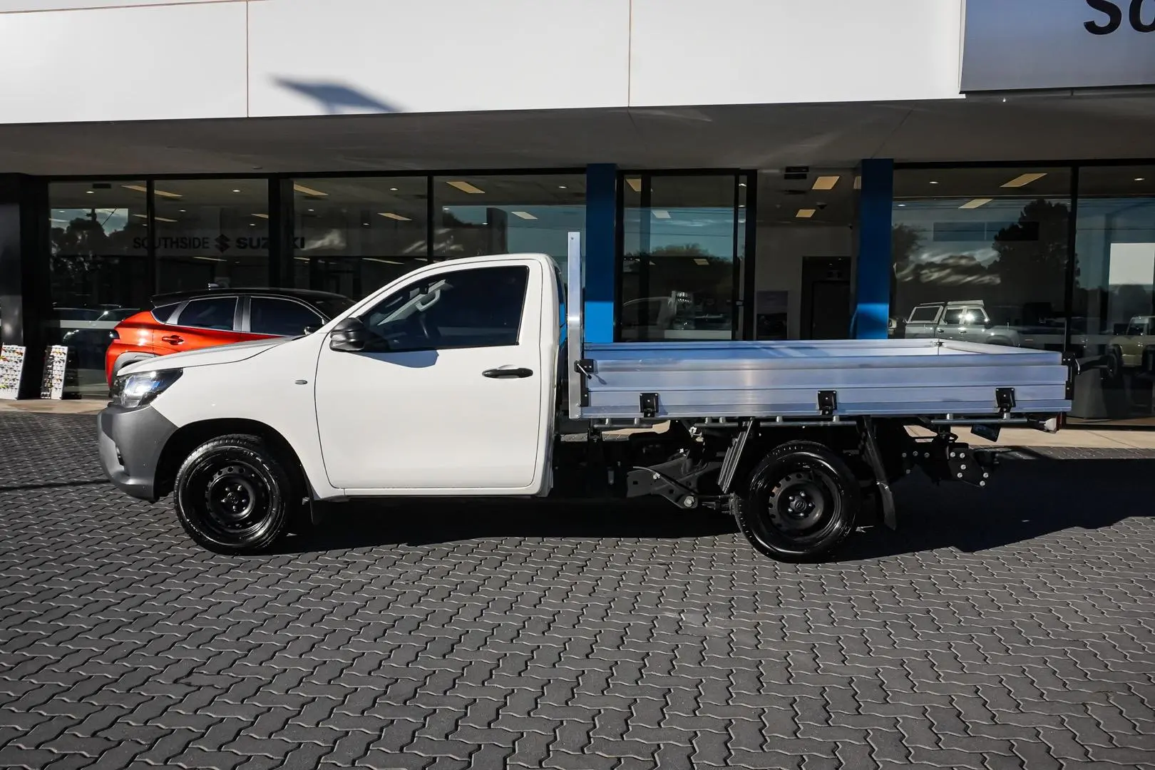 2021 Toyota Hilux Gallery Image 4
