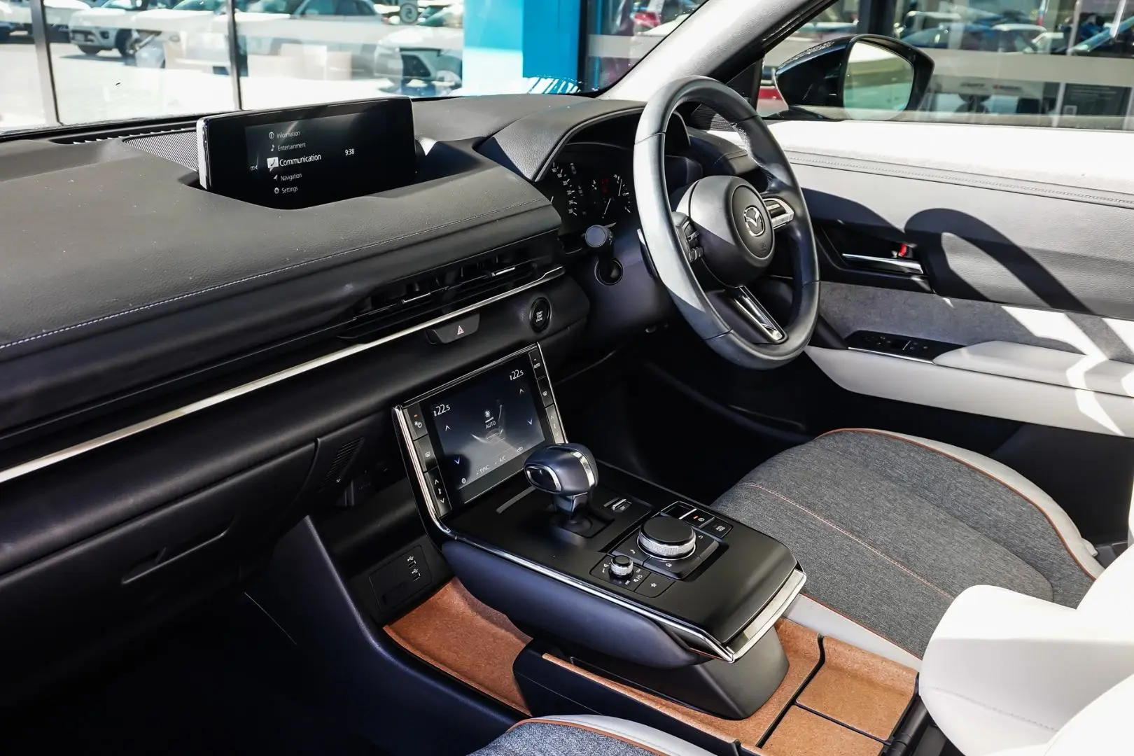 2021 Mazda MX-30 Gallery Image 12