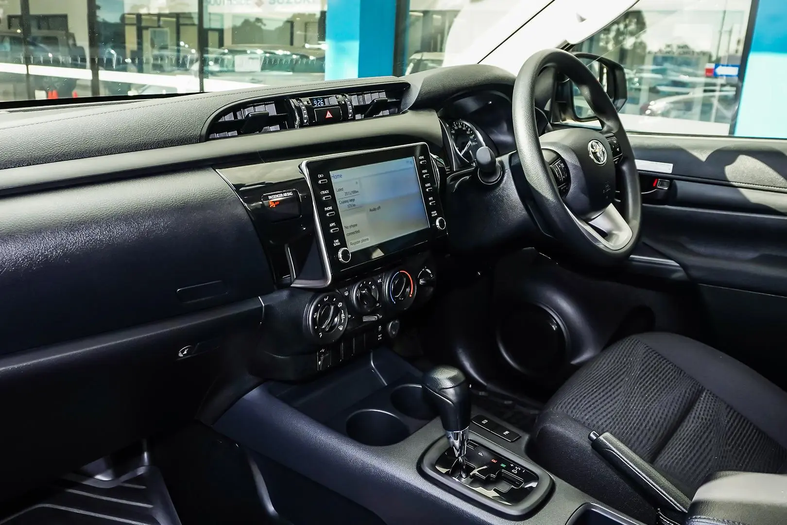 2022 Toyota Hilux Gallery Image 7