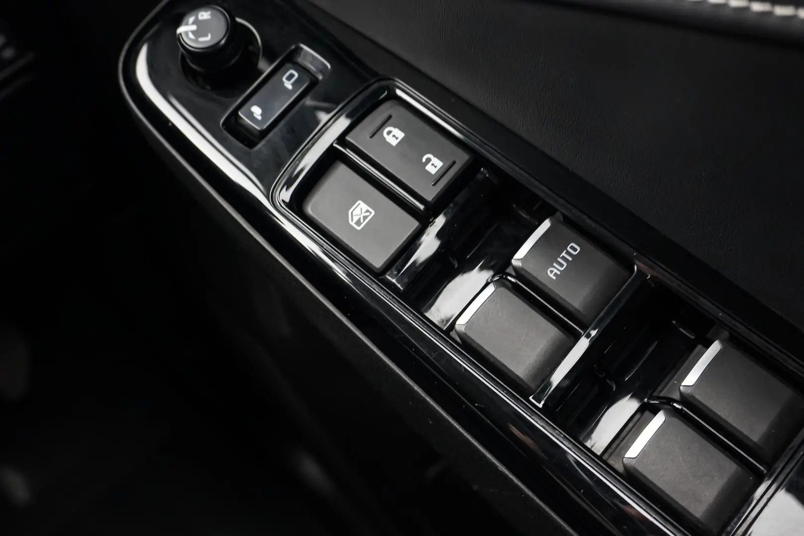 2022 Isuzu MU-X Gallery Image 23
