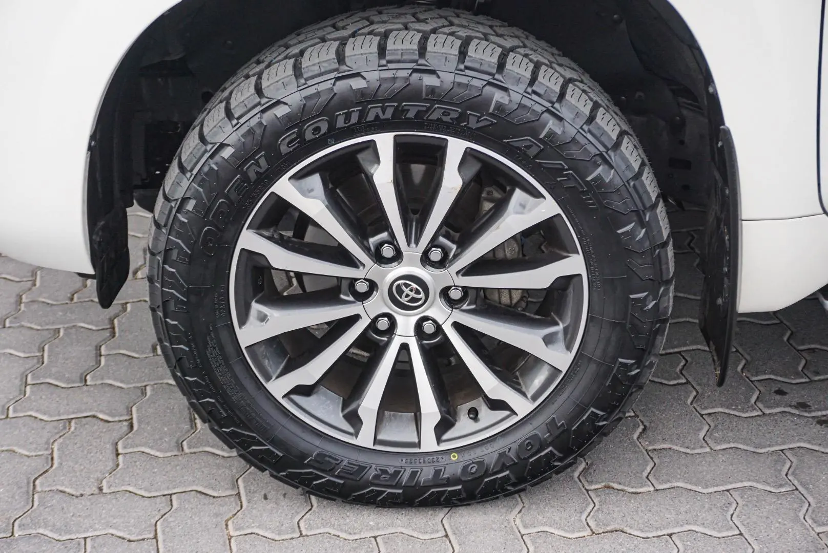 2021 Toyota Landcruiser Prado Gallery Image 13