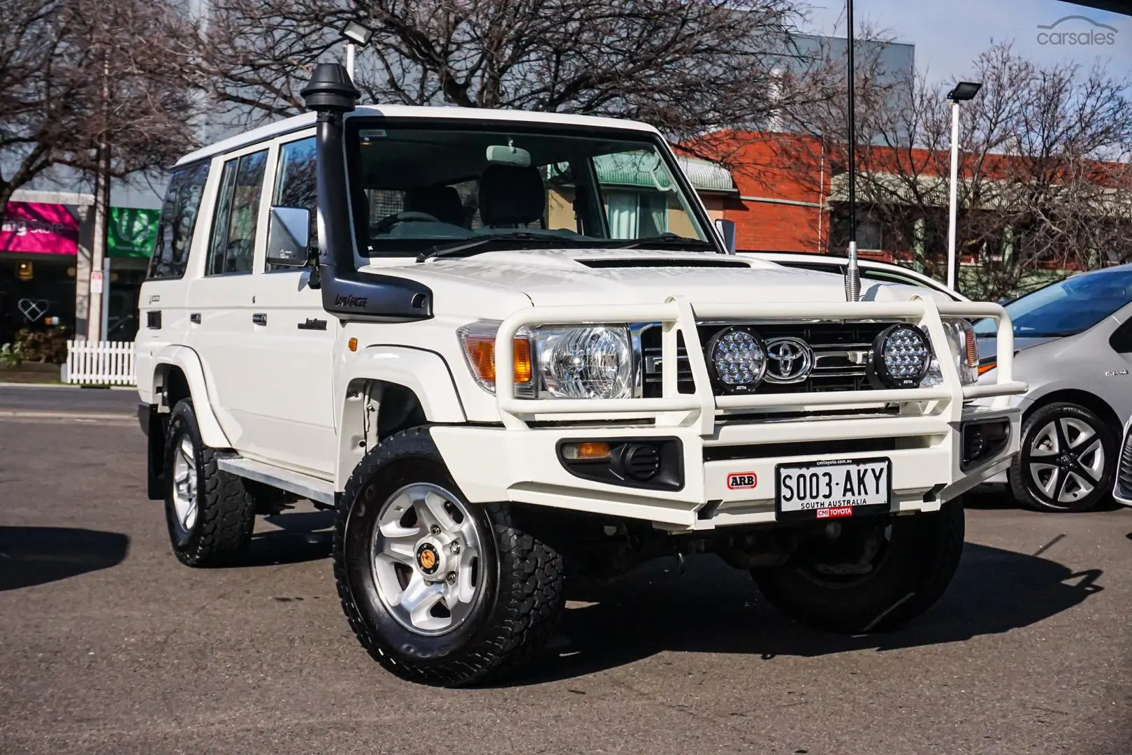 2011 Toyota Landcruiser Image 2