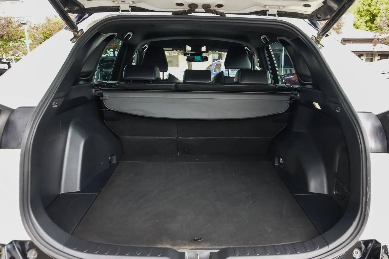 2022 Toyota RAV4 Gallery Image 10