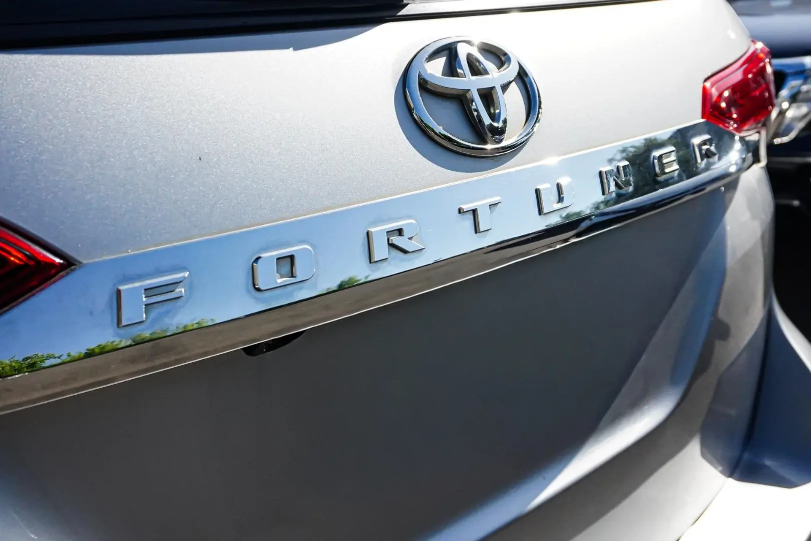2016 Toyota Fortuner Gallery Image 15