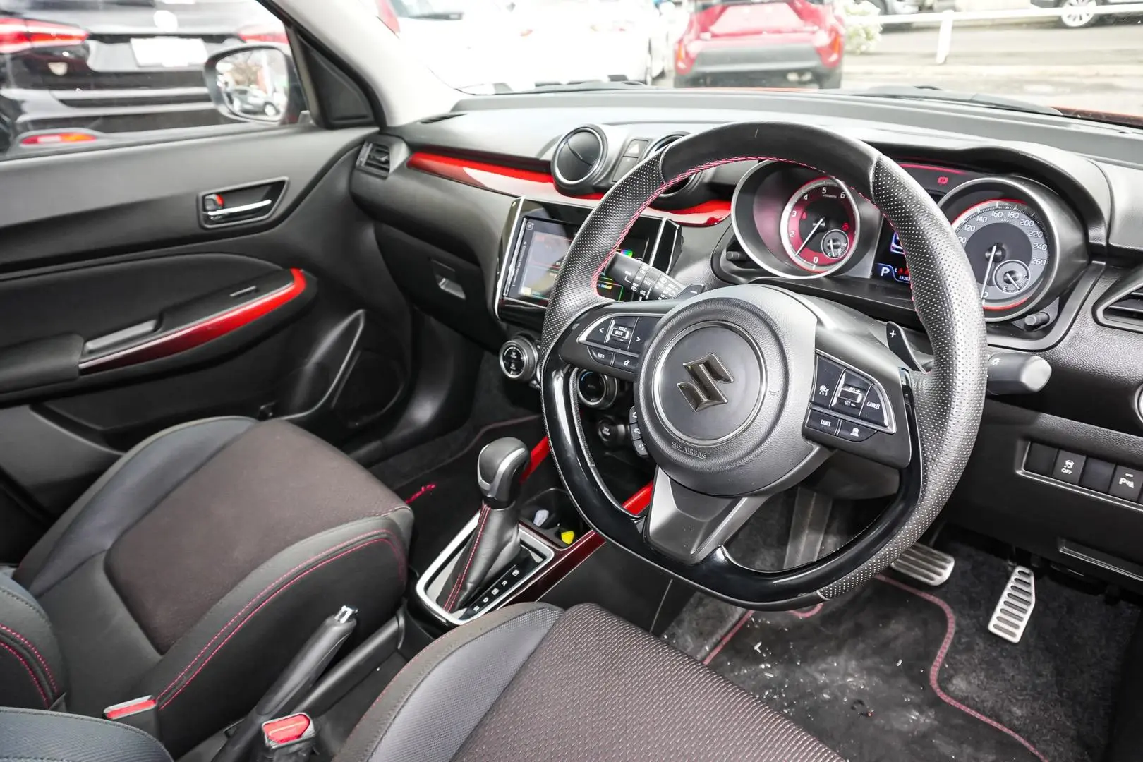 2020 Suzuki Swift Gallery Image 7