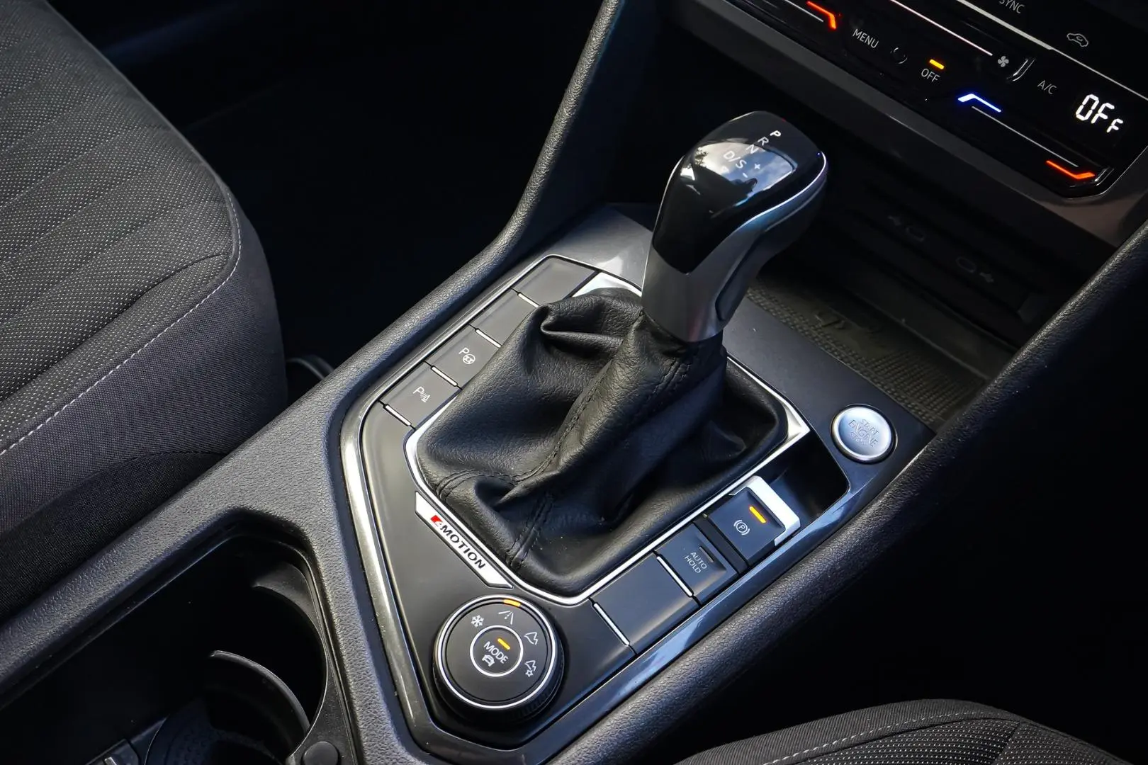 2022 Volkswagen Tiguan Gallery Image 21