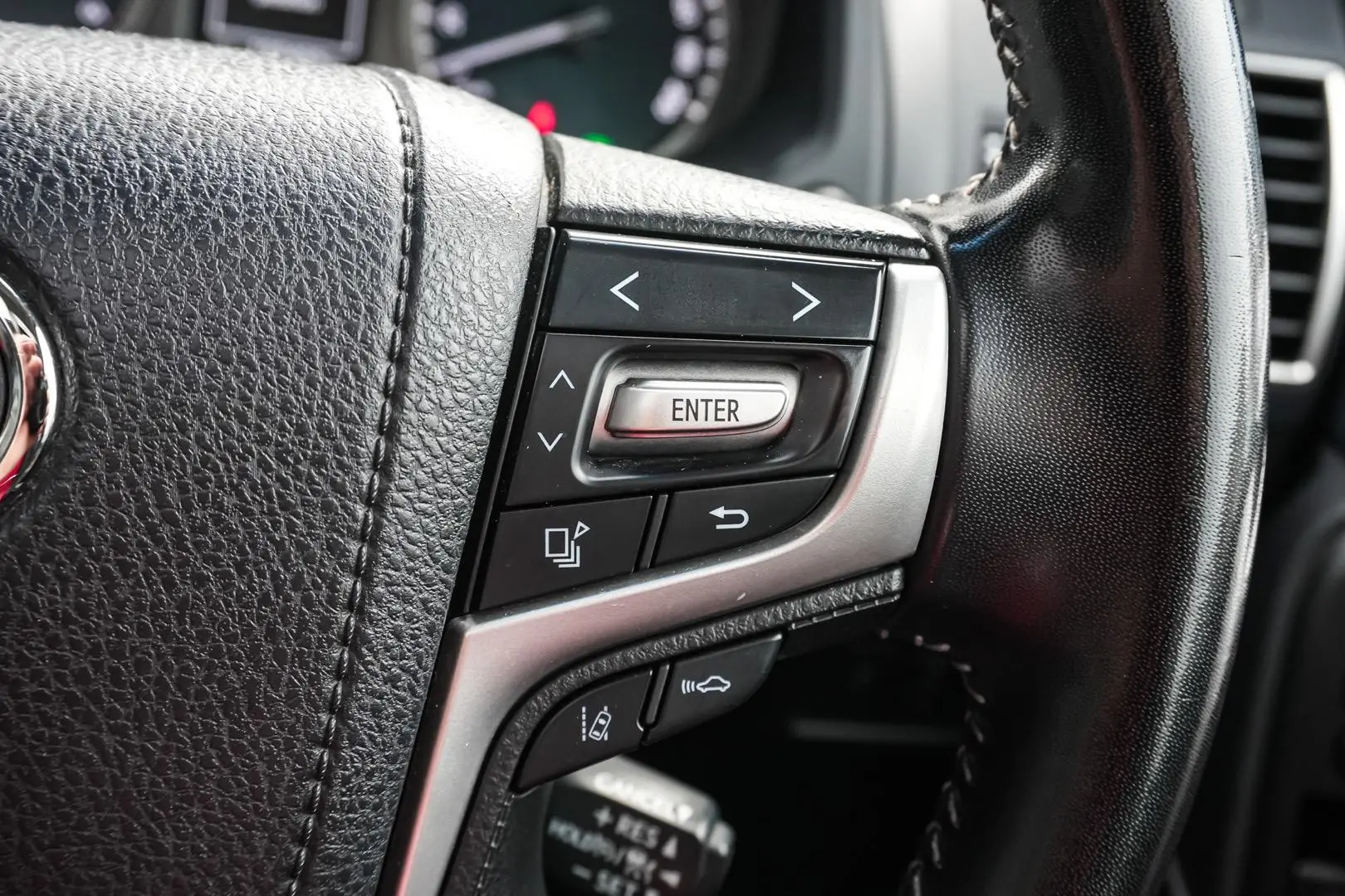 2019 Toyota Landcruiser Prado Gallery Image 23