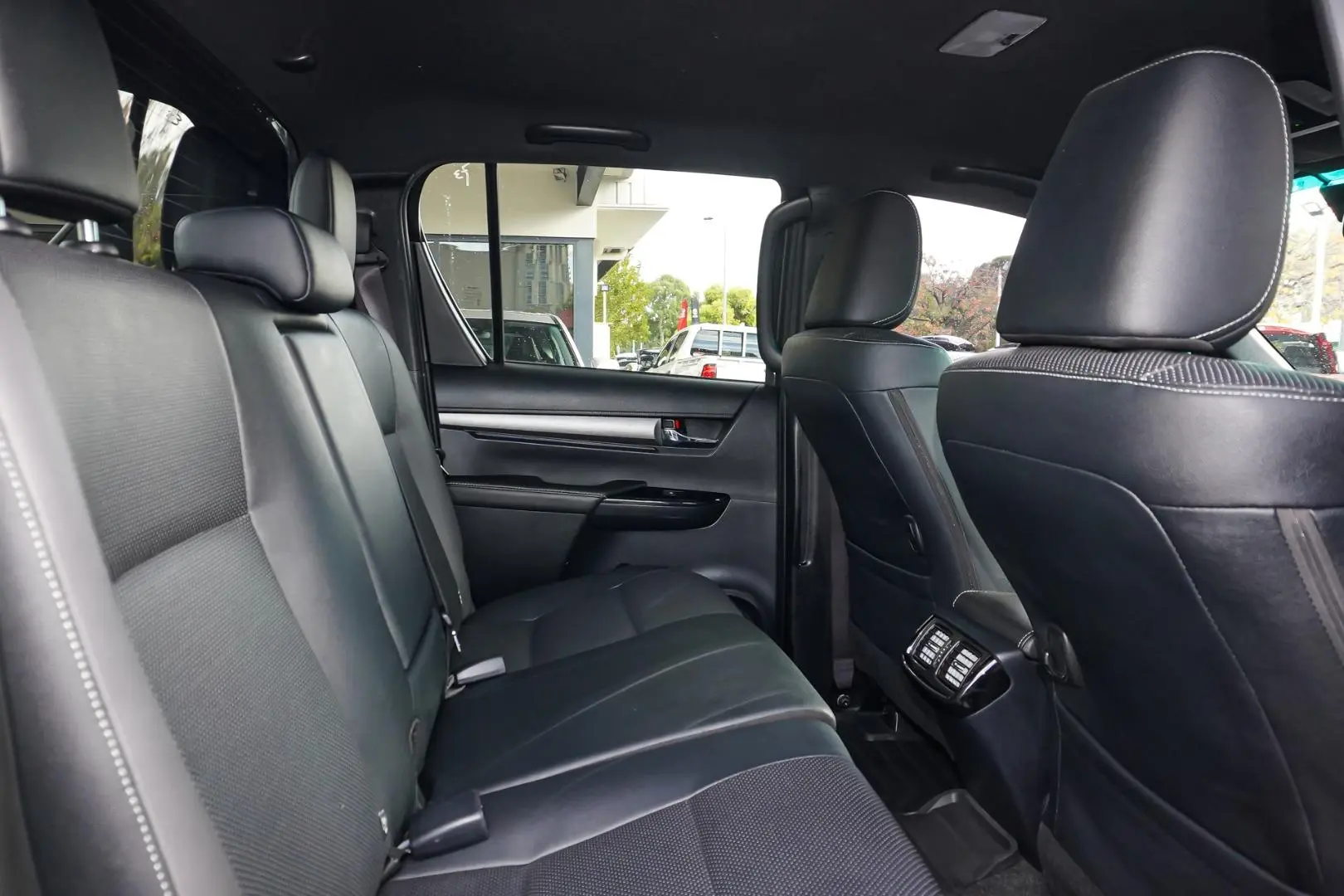 2023 Toyota Hilux Gallery Image 7
