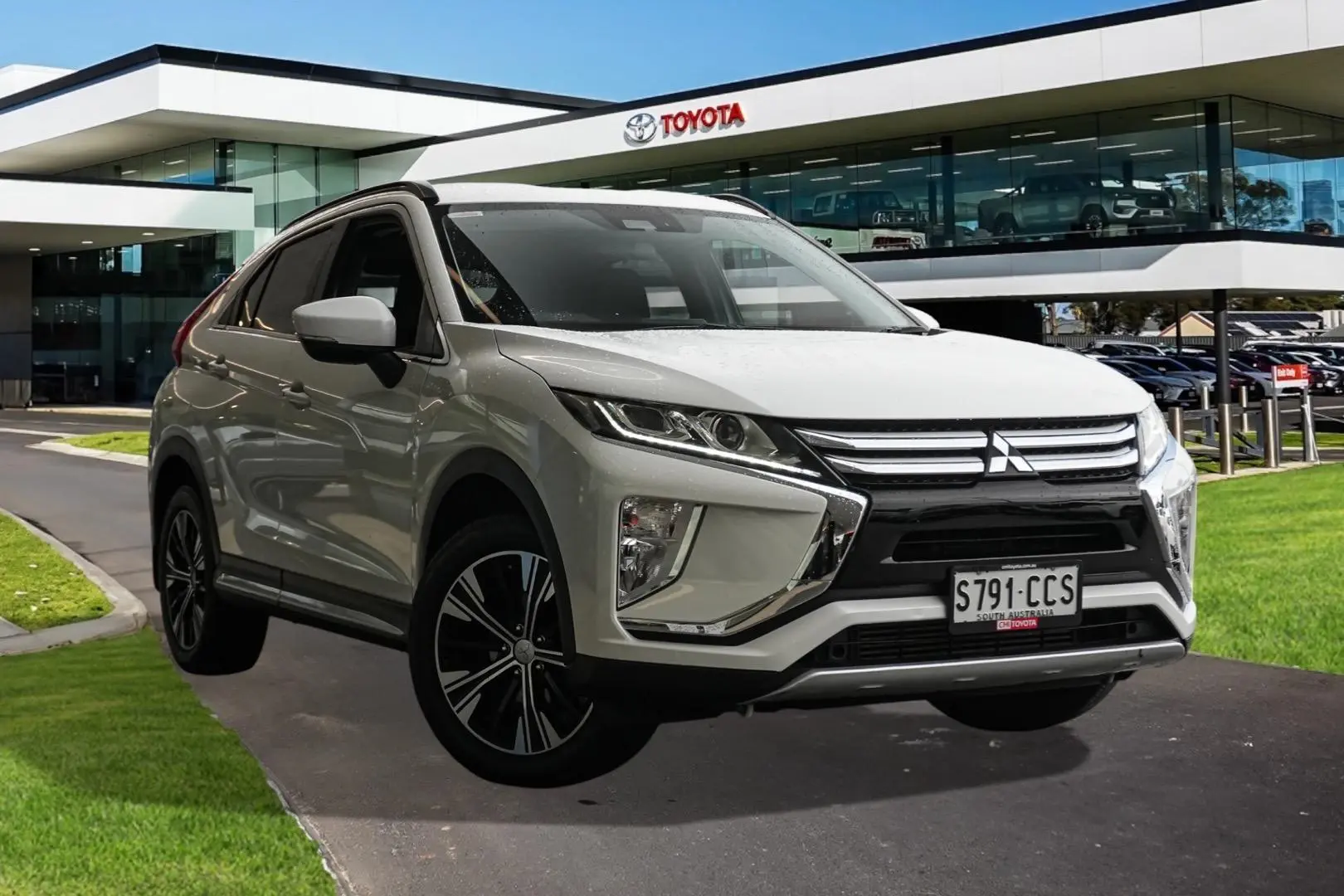 2019 Mitsubishi Eclipse Cross Gallery Image 1