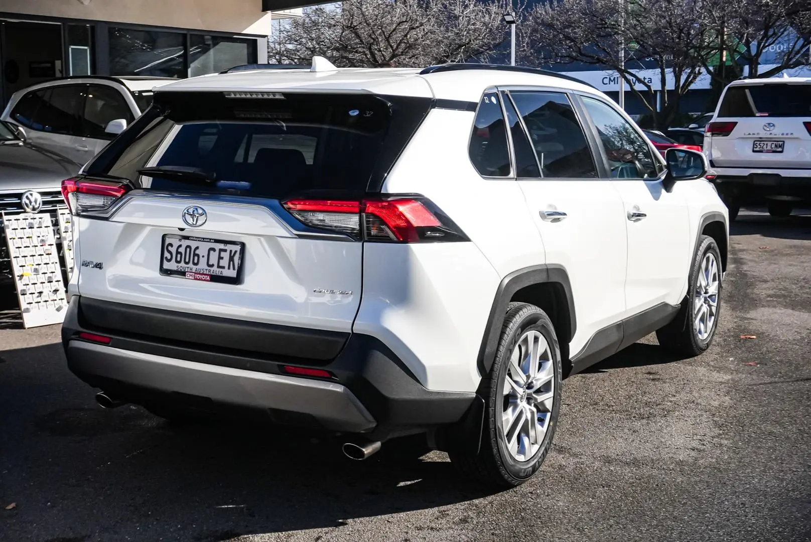 2020 Toyota RAV4 Gallery Image 2