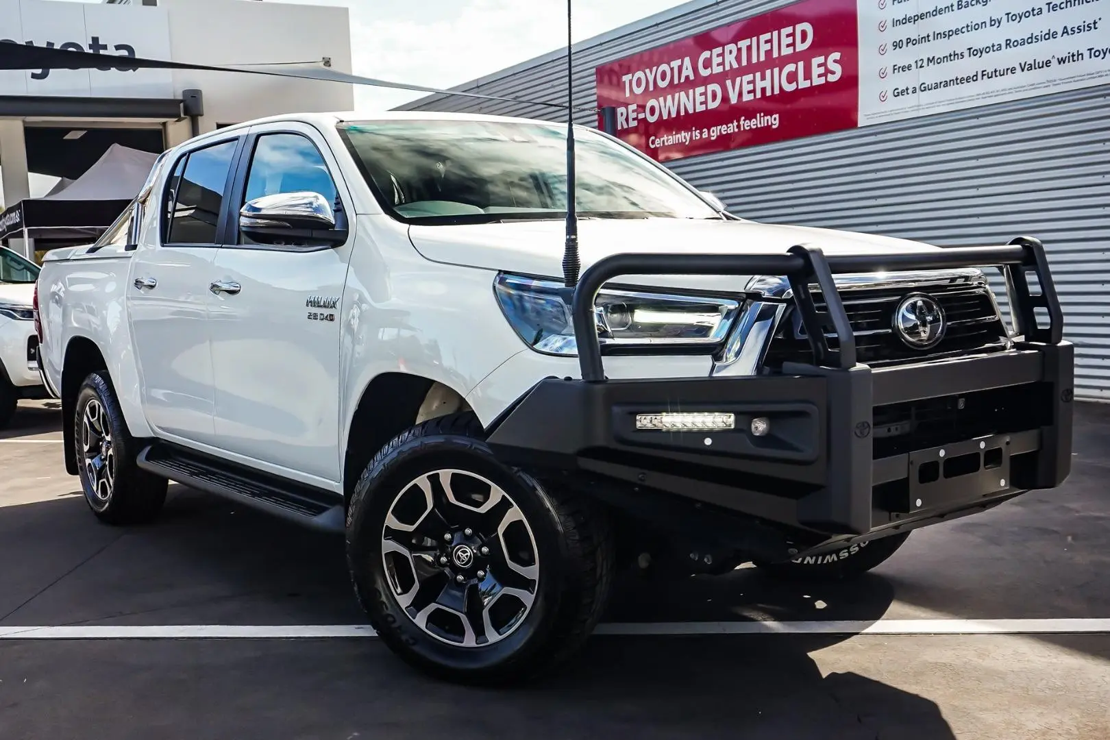 2022 Toyota Hilux Gallery Image 2