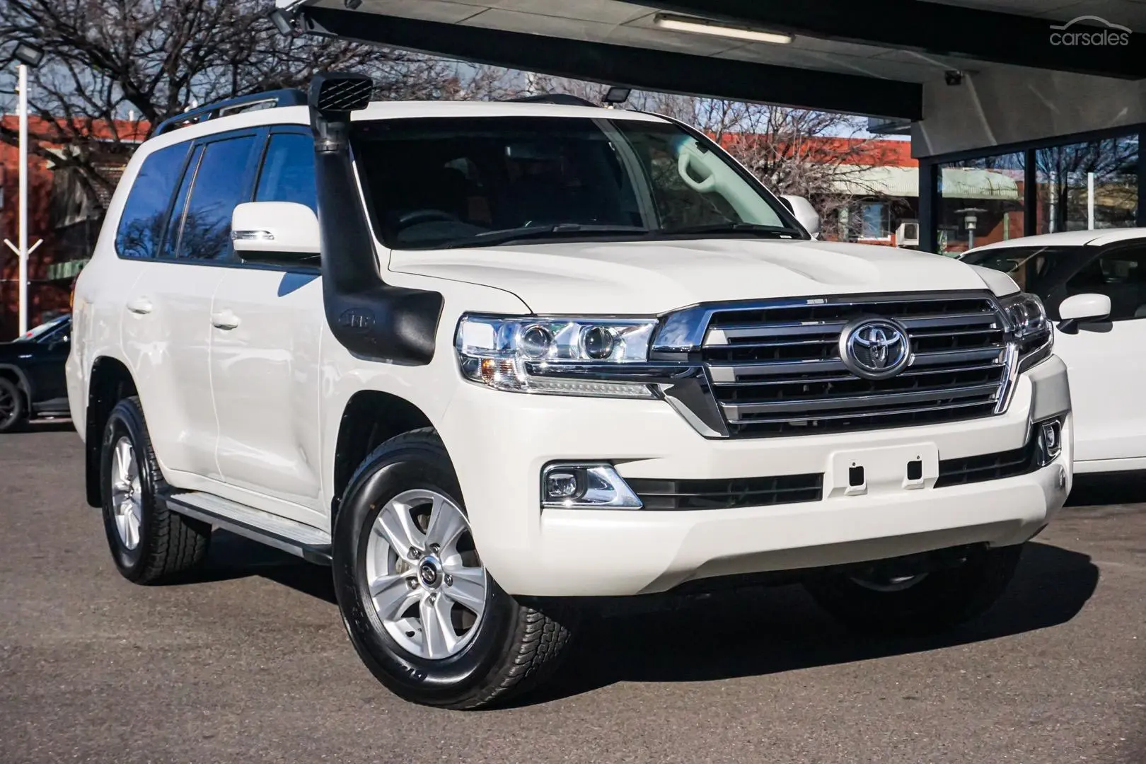 2017 Toyota Landcruiser Image 2