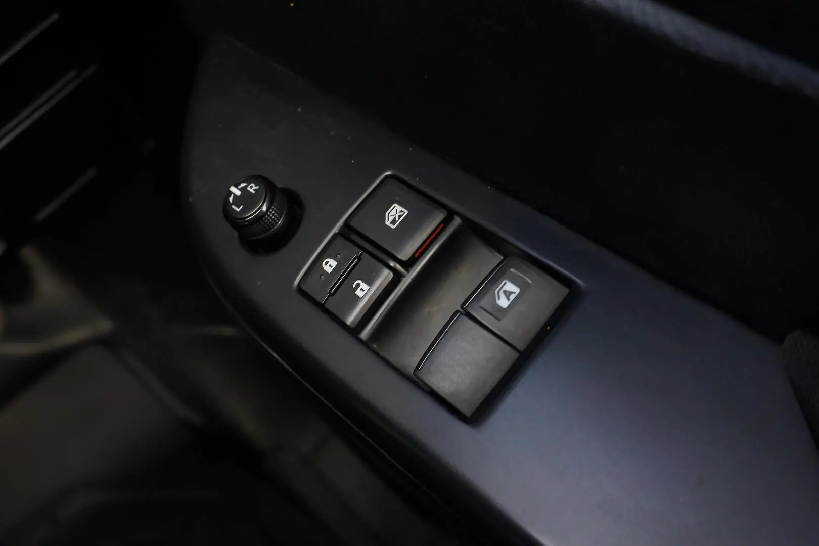 2022 Toyota Hilux Gallery Image 18