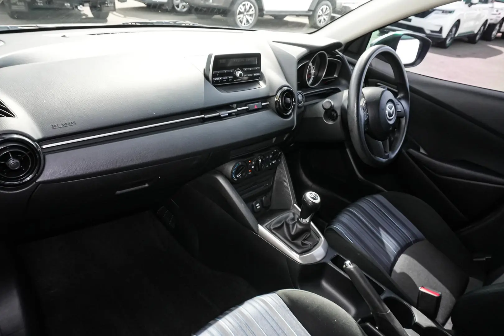 2016 Mazda 2 Gallery Image 12