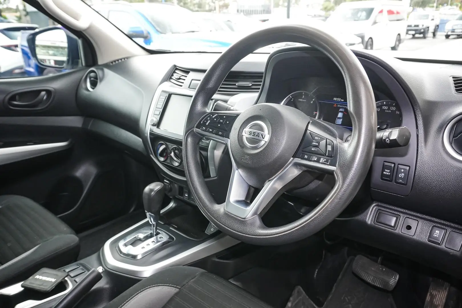 2022 Nissan Navara Gallery Image 7