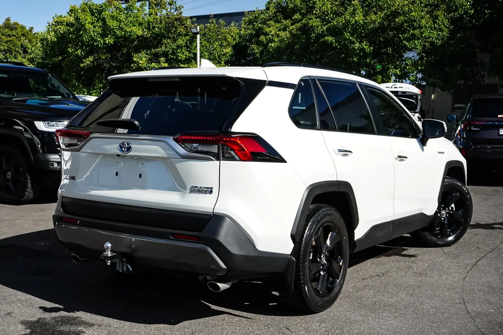 2019 Toyota RAV4 Gallery Image 3