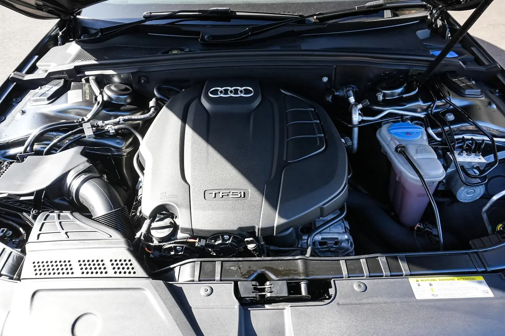 2015 Audi A4 Gallery Image 25