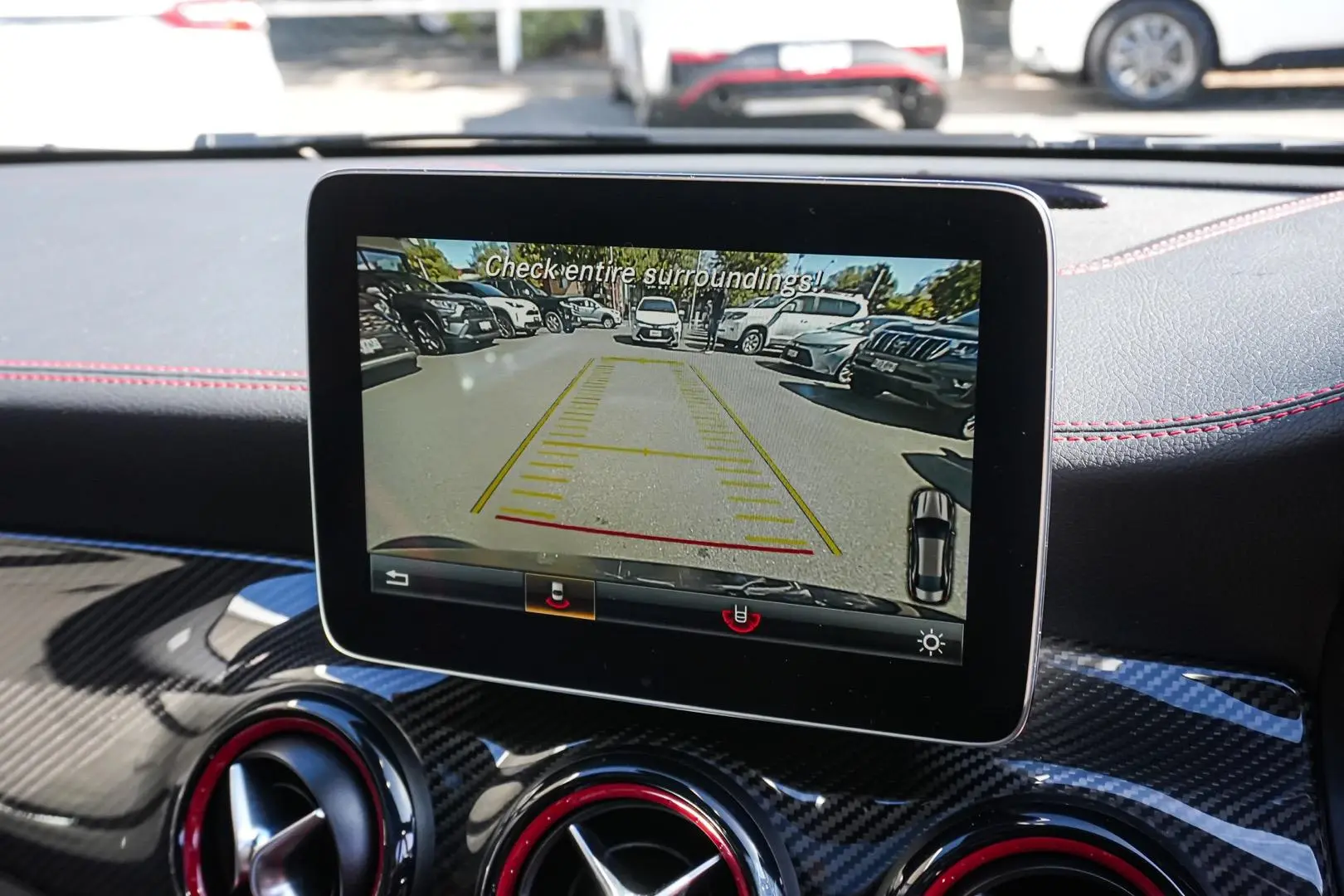 2016 Mercedes-Benz CLA-Class Gallery Image 22