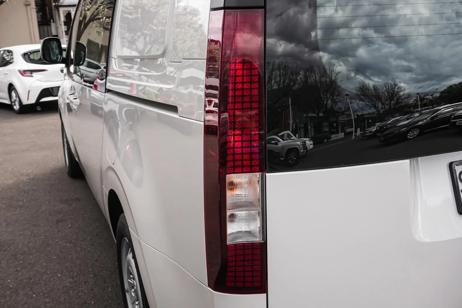 2021 Hyundai STARIA LOAD Gallery Image 14