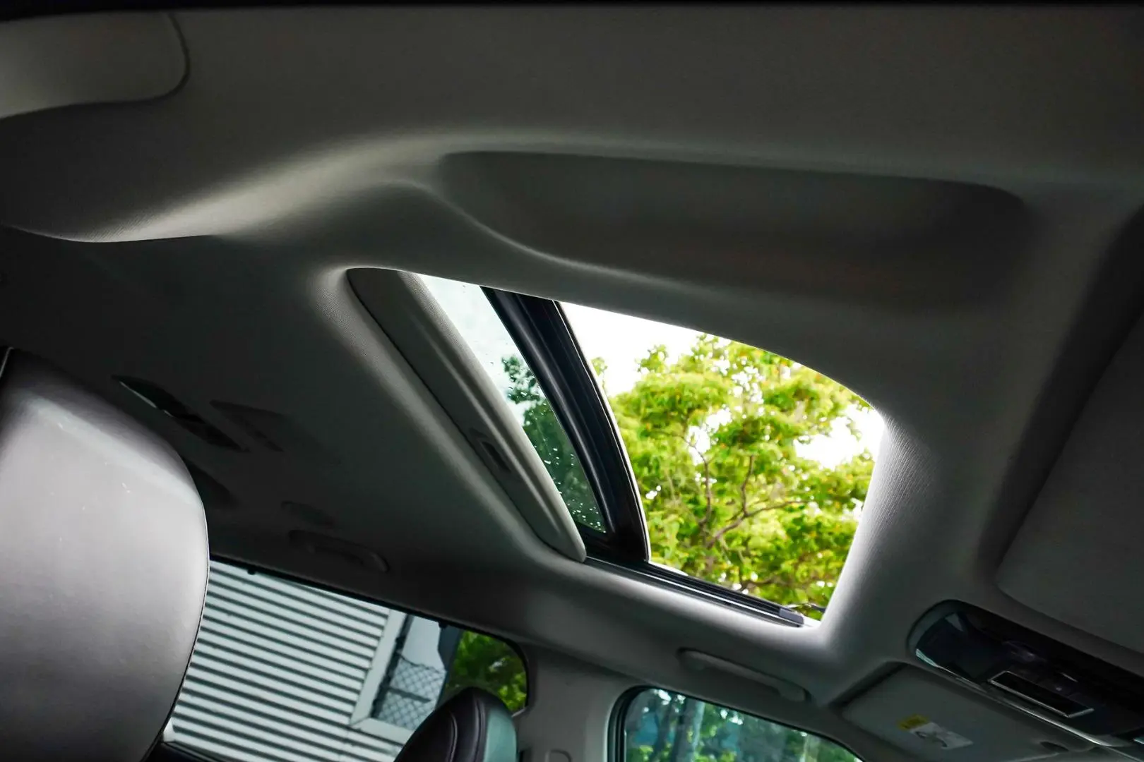 2021 Kia Carnival Gallery Image 8