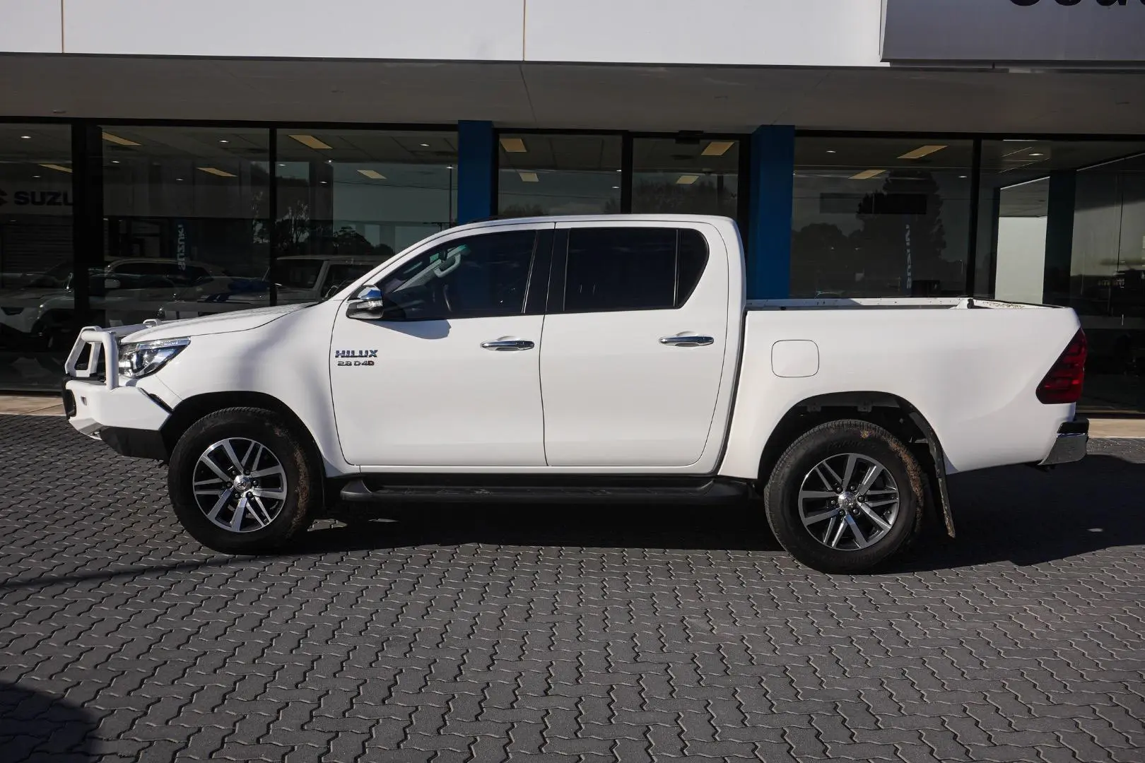 2017 Toyota Hilux Gallery Image 4