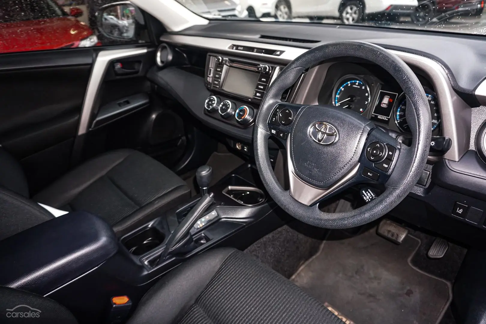 2017 Toyota RAV4 Image 6